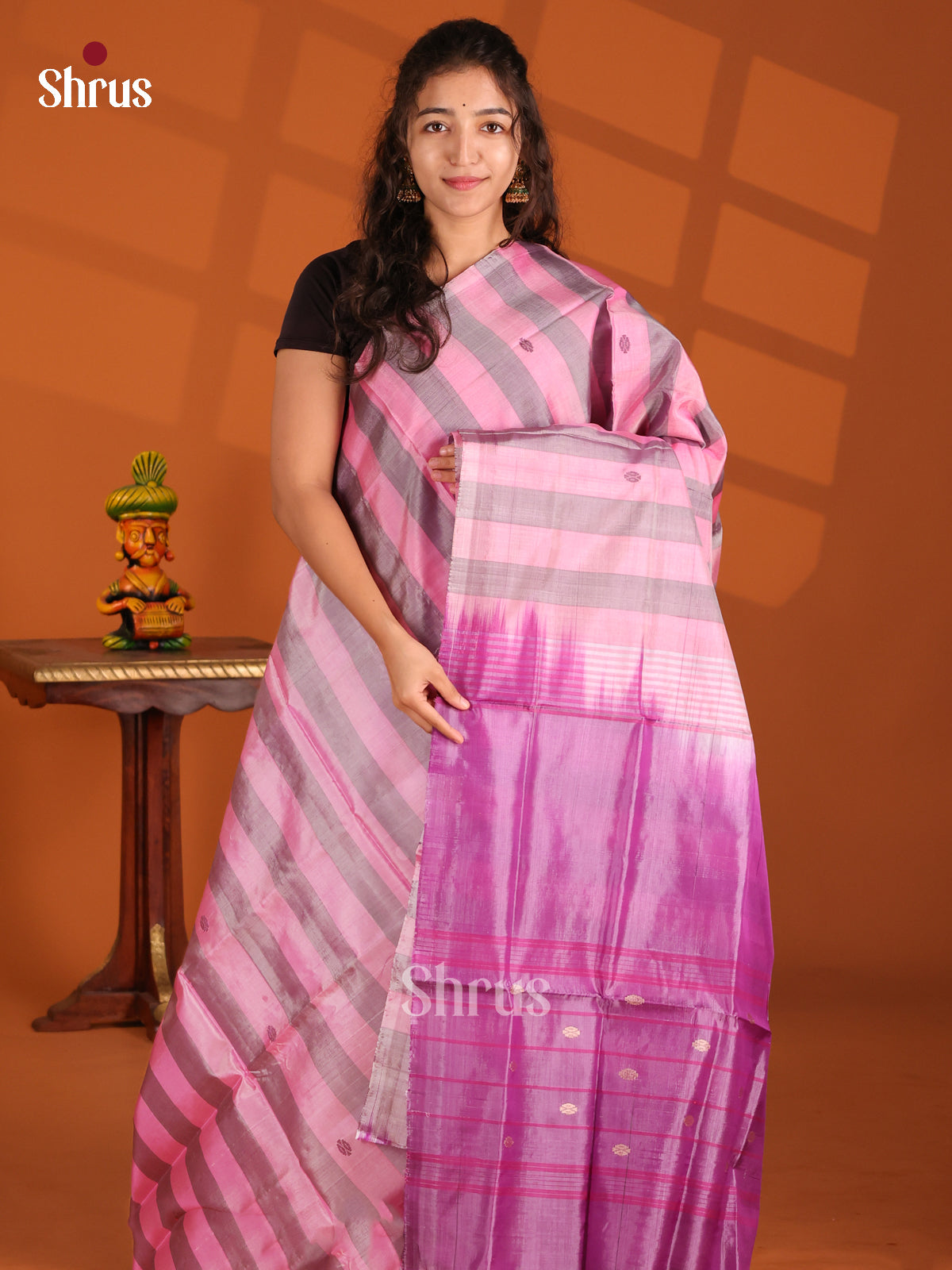 Reddish Pink Vaazhai Naar (Banana Pith) Handloom Borderless Saree with Small Butta