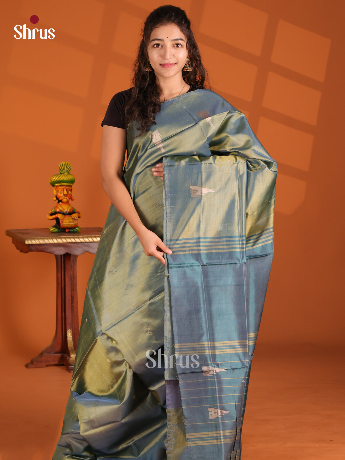 Double Shaded Green & Blue- Banana Pith Saree - Shop on Shrus.com