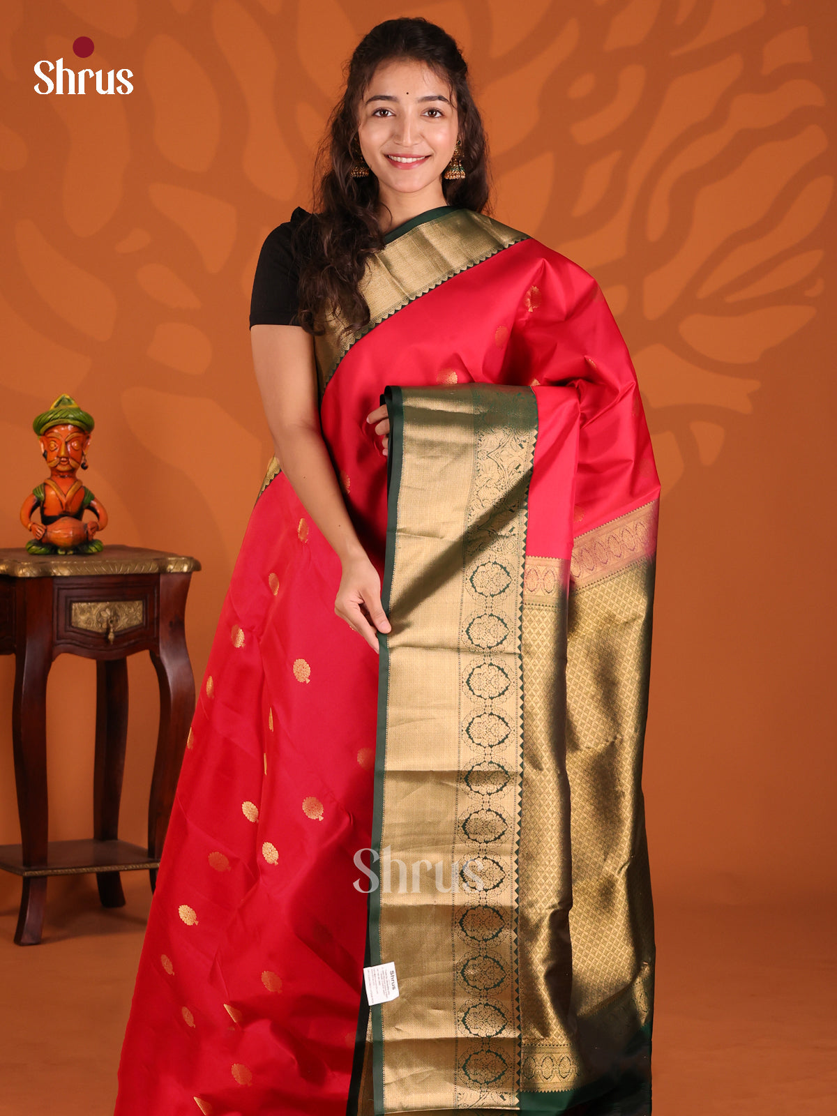 Red & Green Kanchipuram silk Saree dazzles with gold zari floral buttas - Shop on Shrus.com