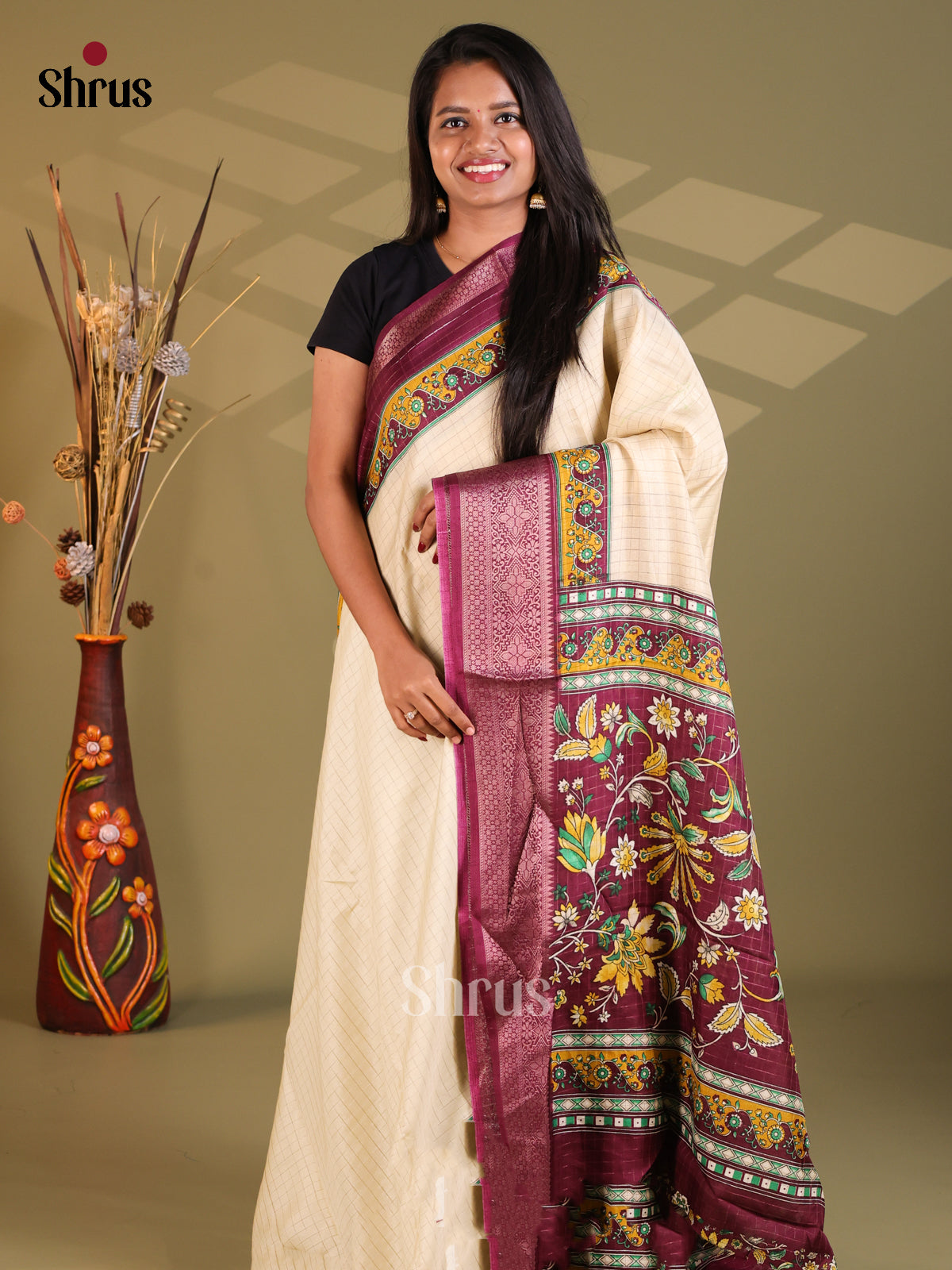 DFS09170 - Semi Dola silk Saree - Shop on Shrus.com