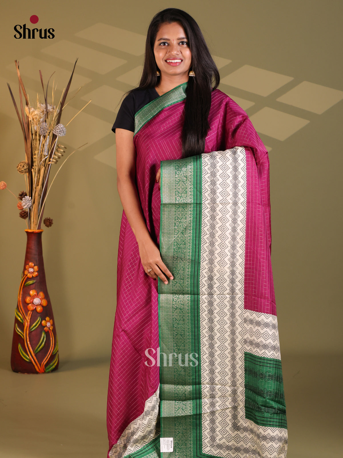 DFS09176 - Semi Dola silk Saree - Shop on Shrus.com