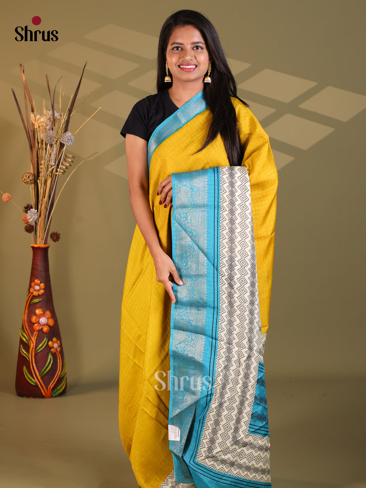 DFS09183 - Semi Dola silk Saree - Shop on Shrus.com