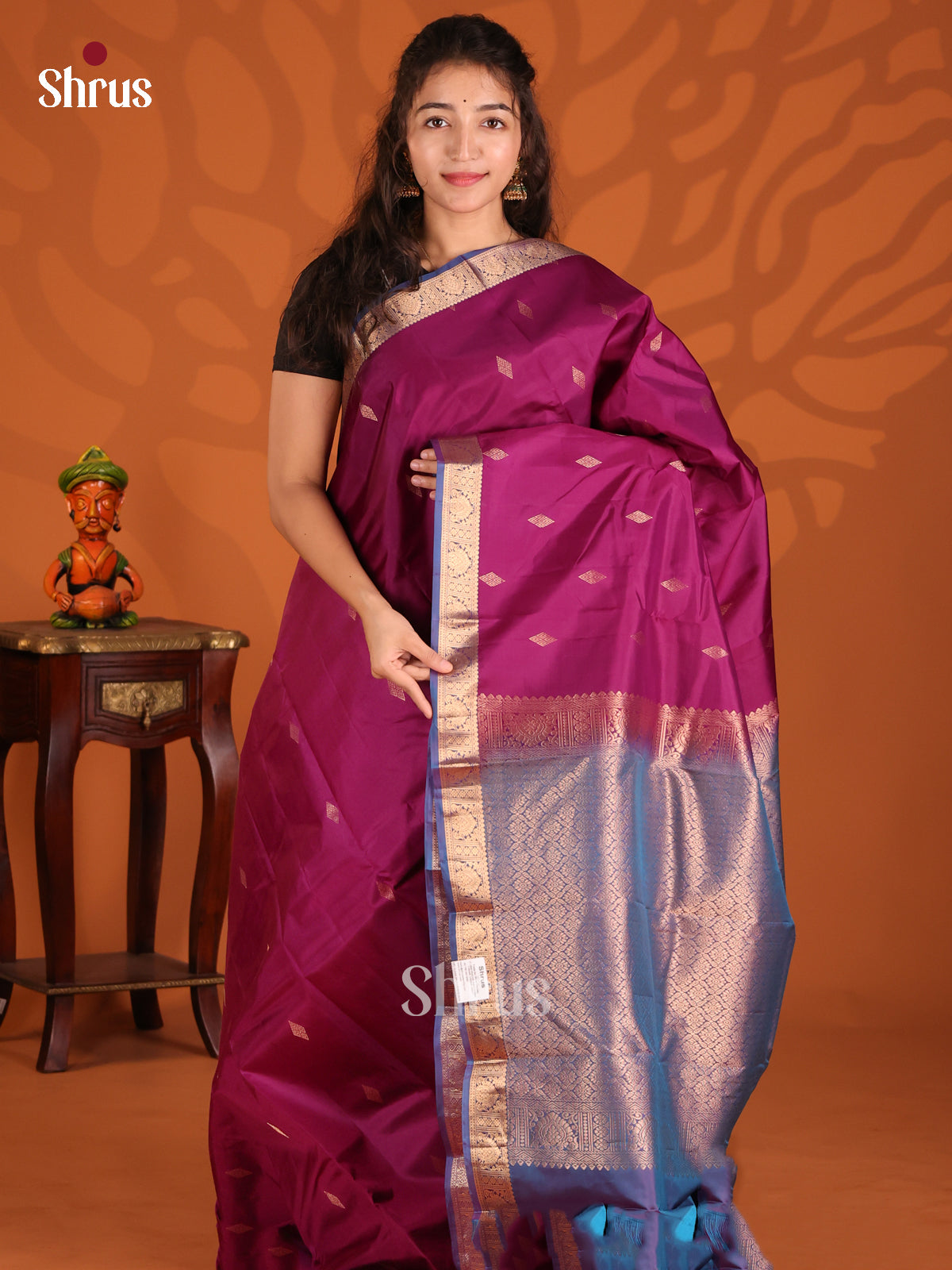 Vadamalli & Purple Kanchipuram silk Saree dazzles with gold zari foral buttas - Shop on Shrus.com