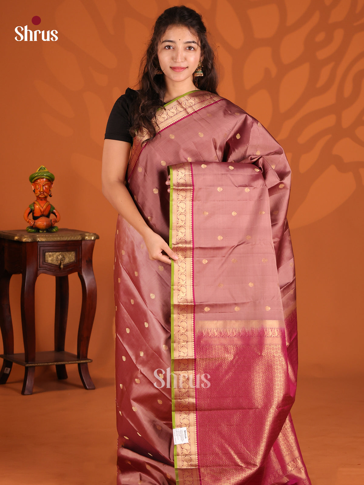 Dusty Brown and Maroon Kanchipuram silk Saree with zari peacock vines border - Shop on Shrus.com