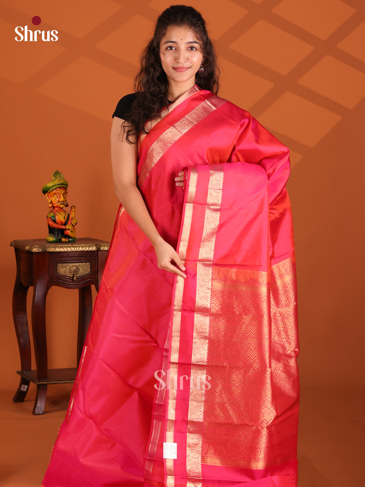 Elegant Orangish Pink Kanchipuram Silk Saree with Rettaipet Border & Brocade Pallu-1
