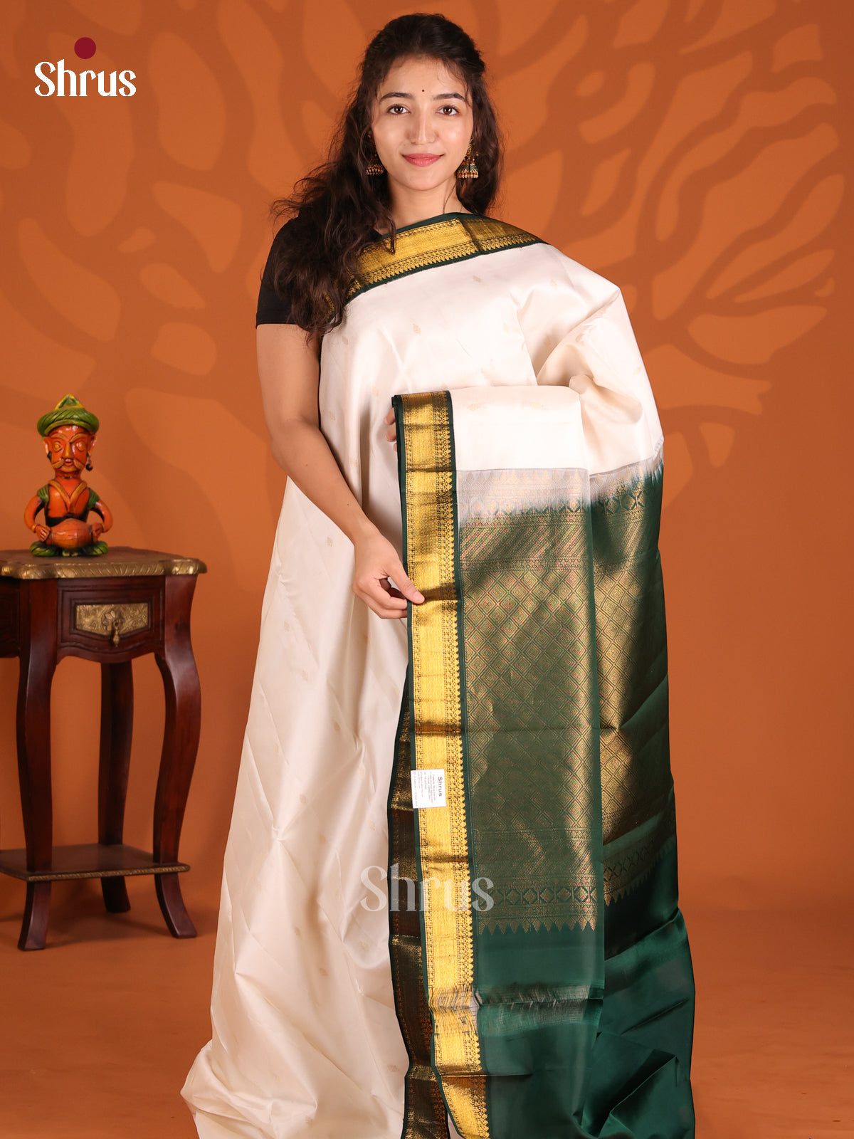 Ethereal Cream Kanchipuram silk Saree with contrast criss cross brocade pallu - Shop on Shrus.com