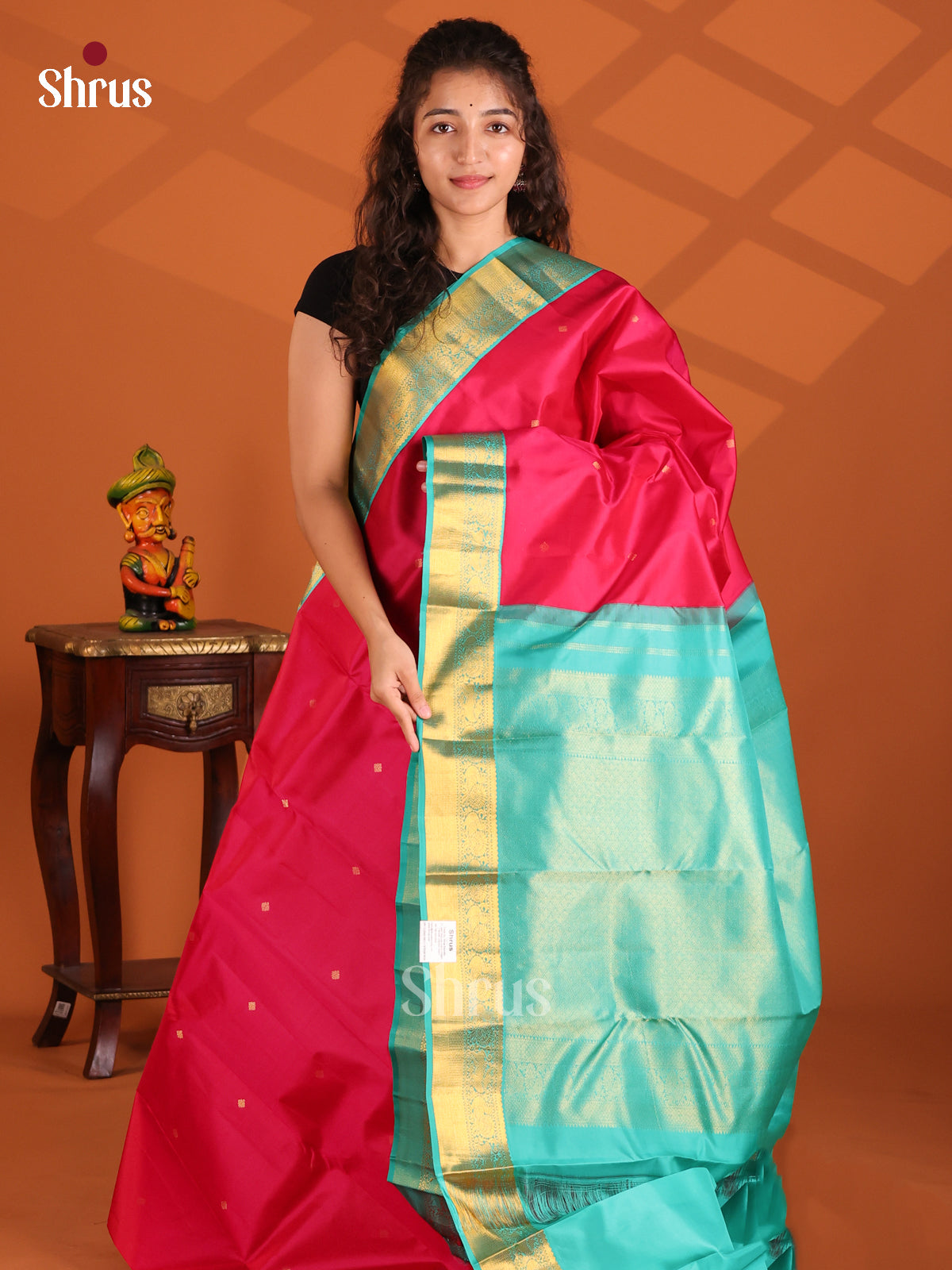 Stunning Red Kanchipuram silk Saree with rich traditional border-1