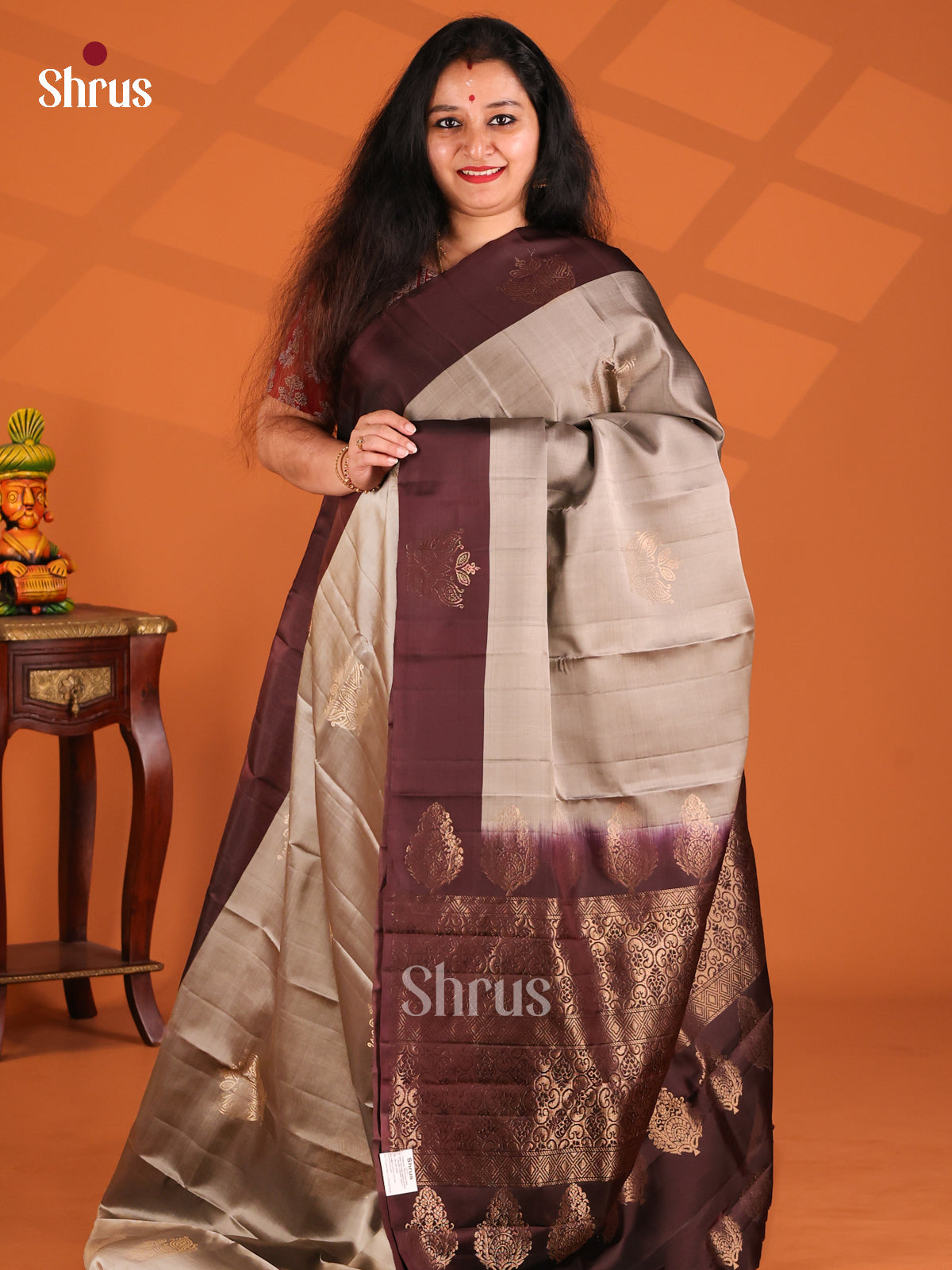 Lustrous Grey Softsilk-halfpure Saree with brocade brown pallu