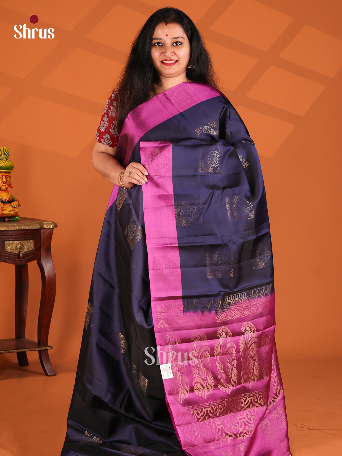Gorgeous Blue Softsilk-halfpure Saree with contrast floral jaal pallu