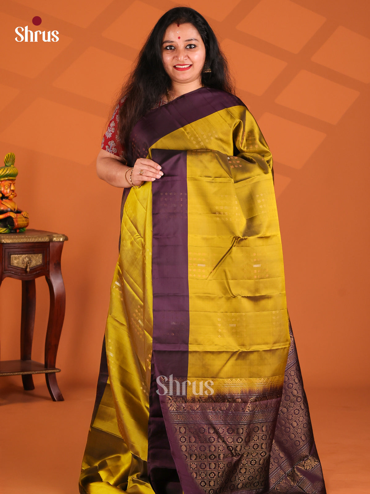 Chic Mathulir Green Softsilk-halfpure Saree with zari block motifs