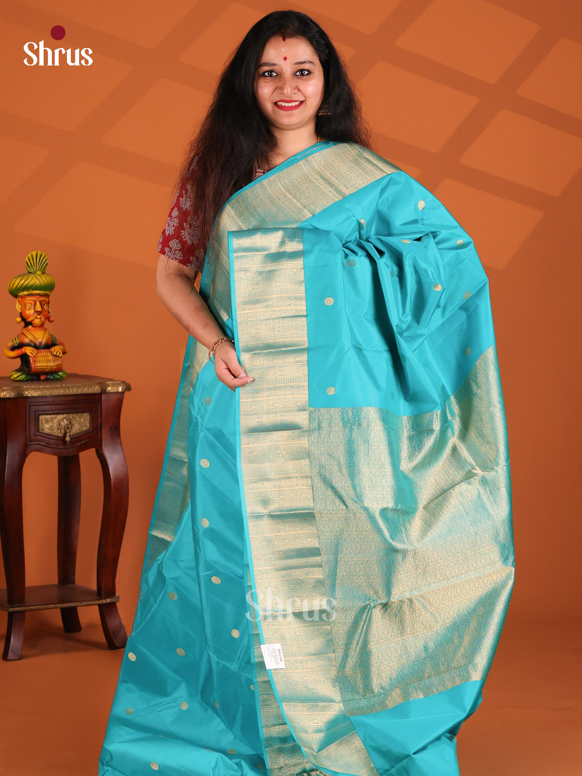 Celestial Sky blue single tone Kanchipuram silk Saree with splendid brocade pallu