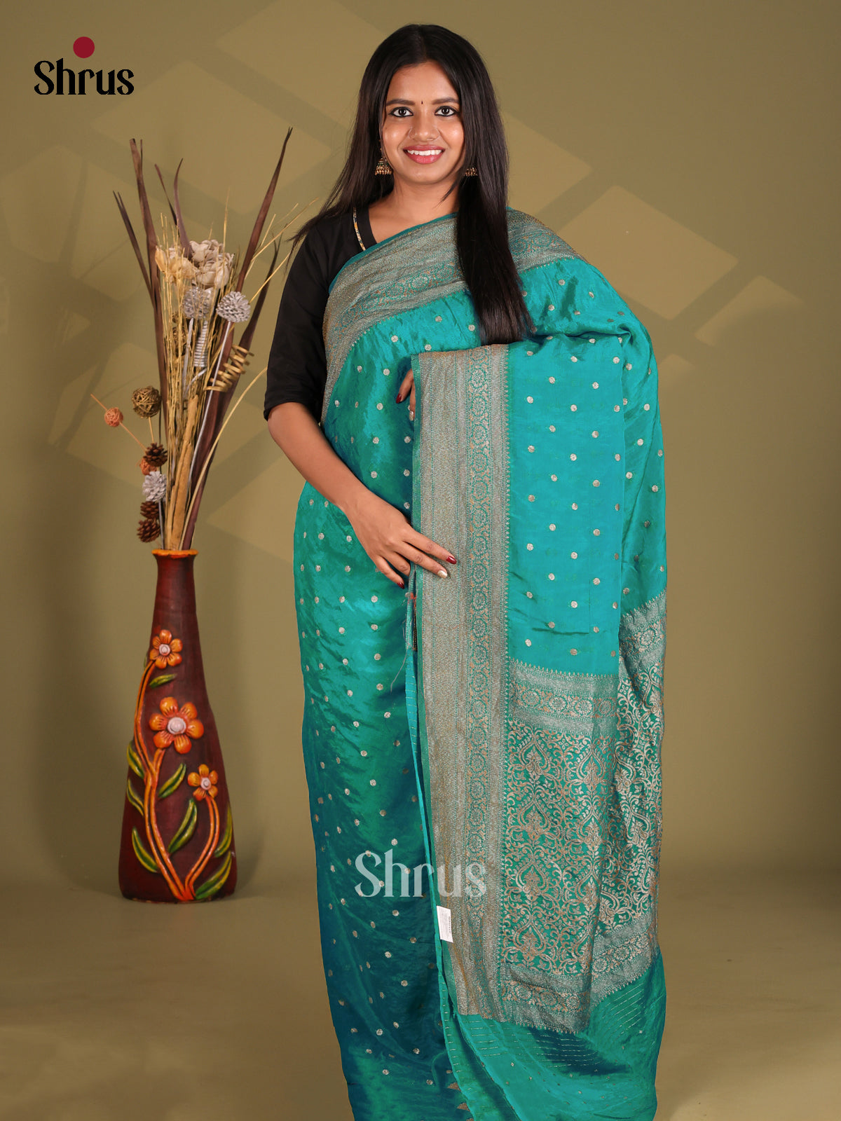 Green(Single Tone) - Semi Georgette Saree - Shop on Shrus.com