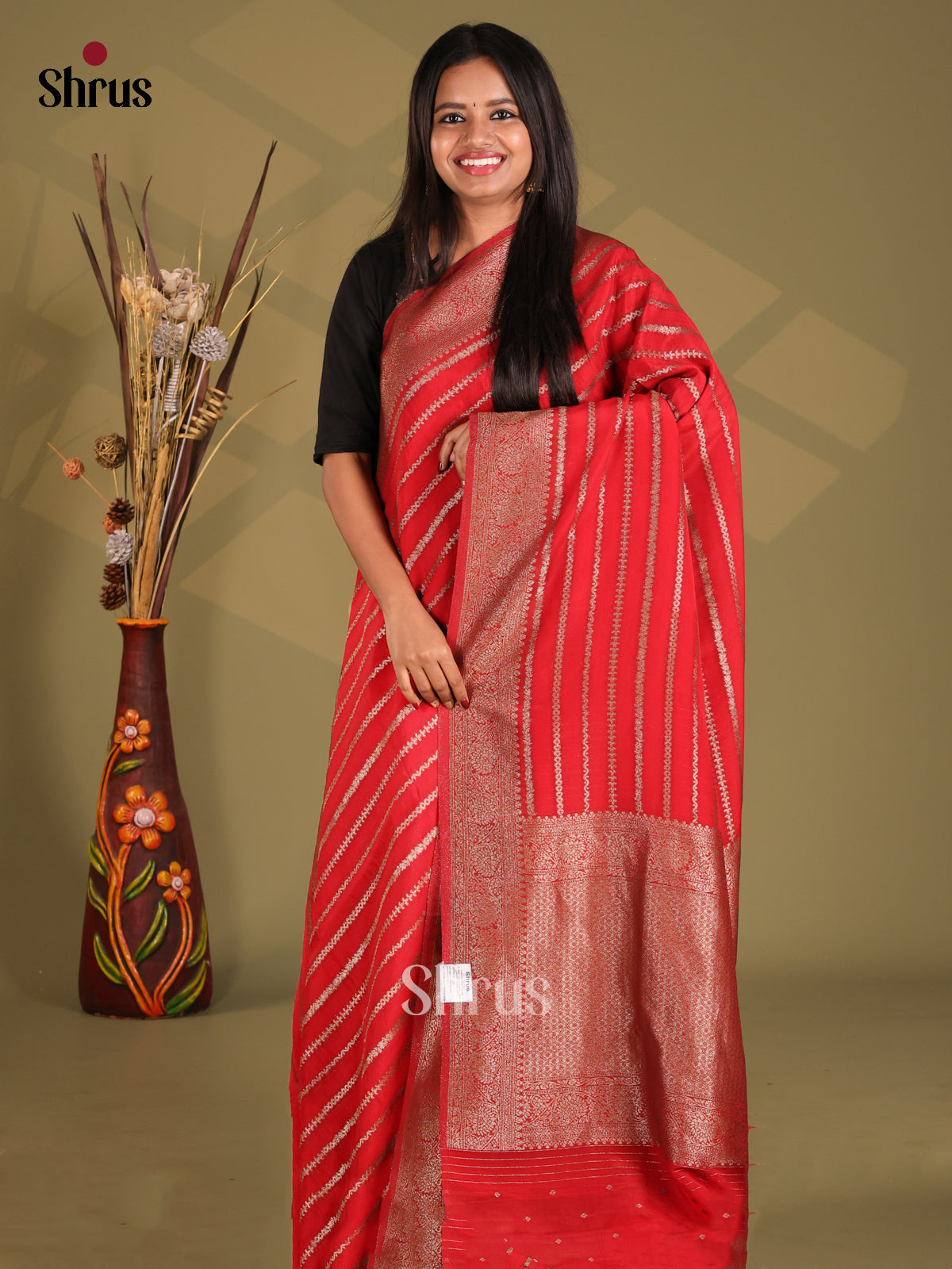 Red(Single Tone) - Semi Georgette Saree - Shop on Shrus.com