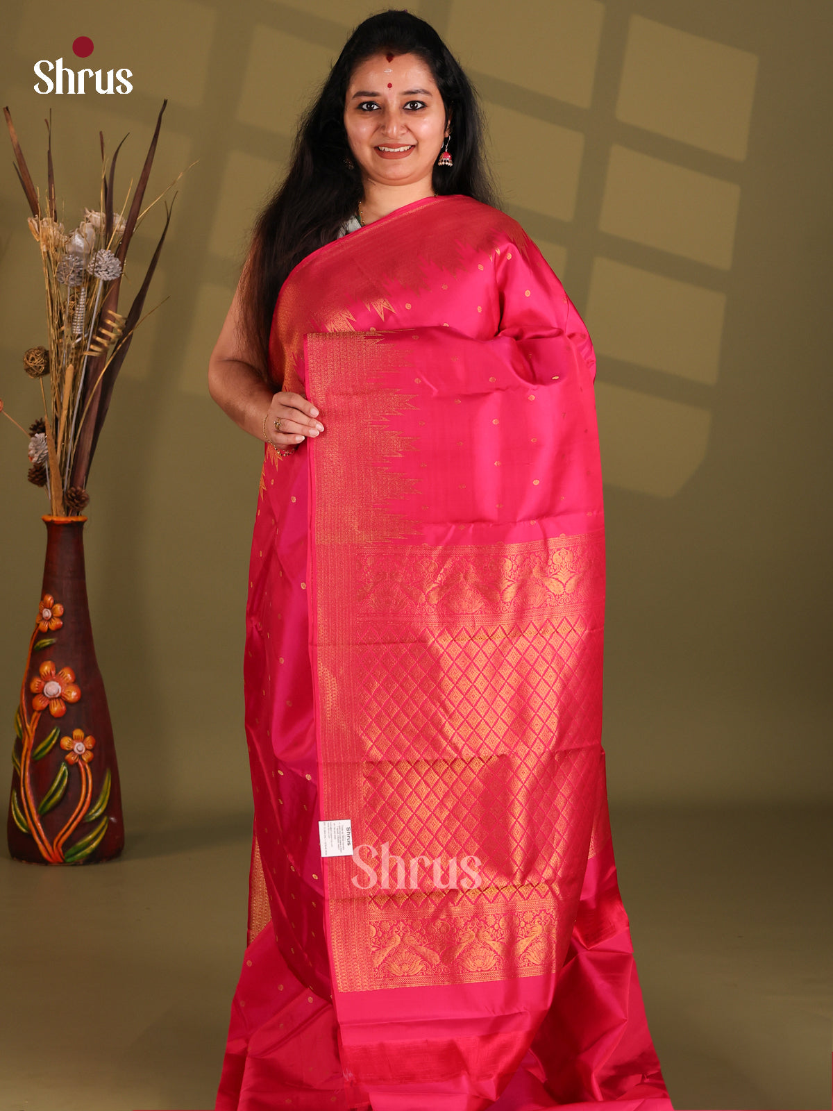 Pink monochrome Kanchipuram silk (HR) Saree with temple zari border-1