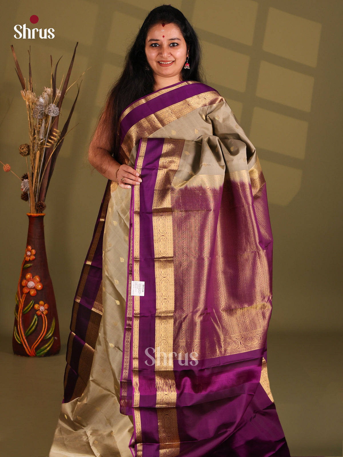 Grey an Violet Kanchipuram silk (HR) Saree with tradional rettaipet zari border - Shop on Shrus.com