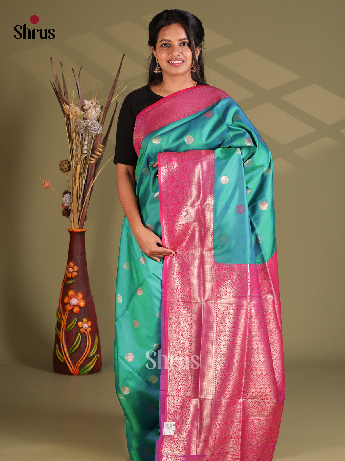 Green & Majenta- Semi Softsilk Saree - Shop on Shrus.com