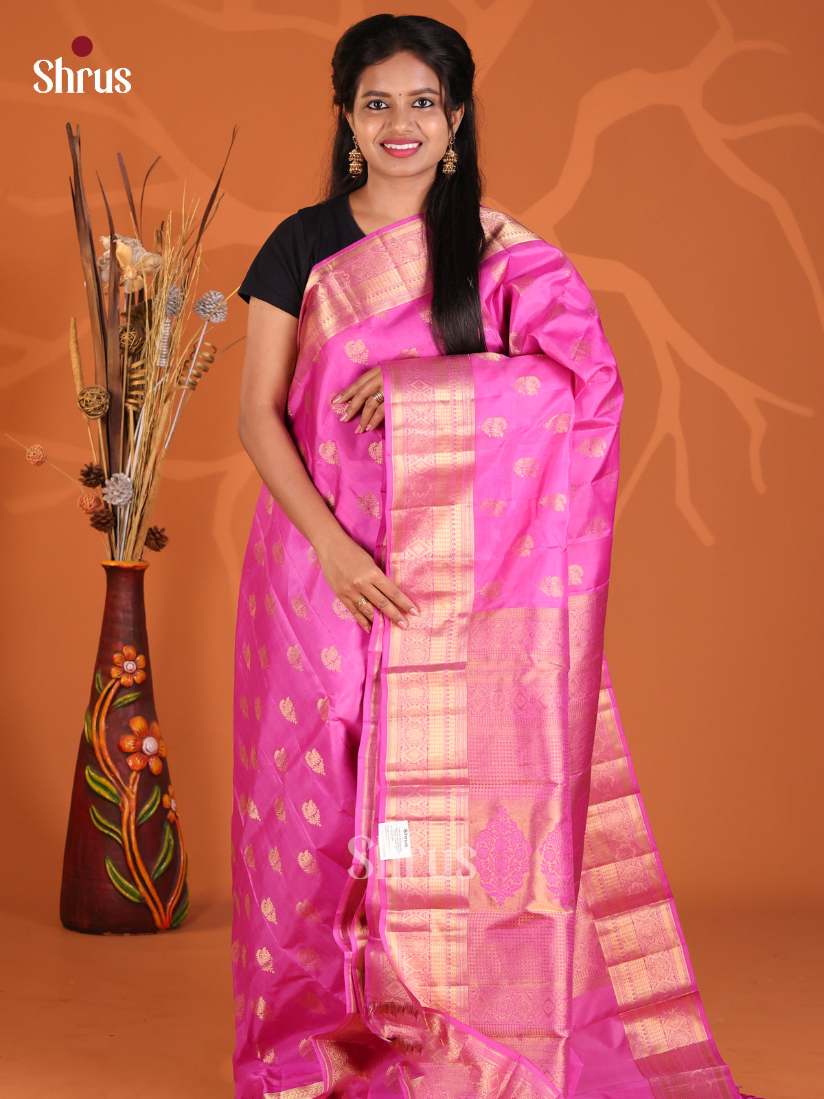 Charming Pink Monochrome Kanchipuram Silk Saree with floral vines zari border-1