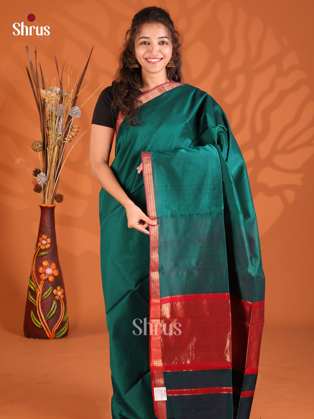 Green & Red - Maheshwari silkcotton Saree