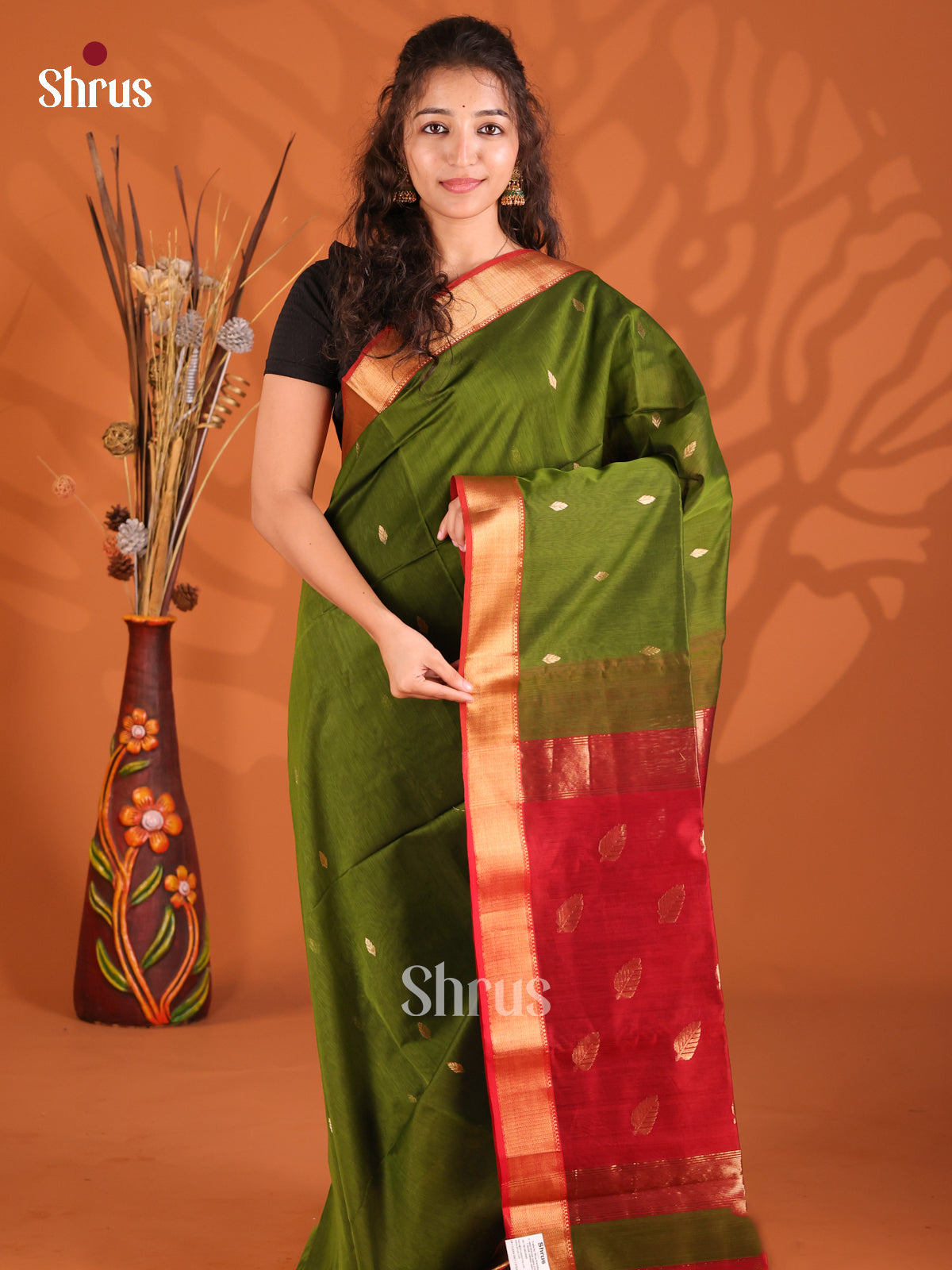 Green & Red - Maheshwari silkcotton Saree