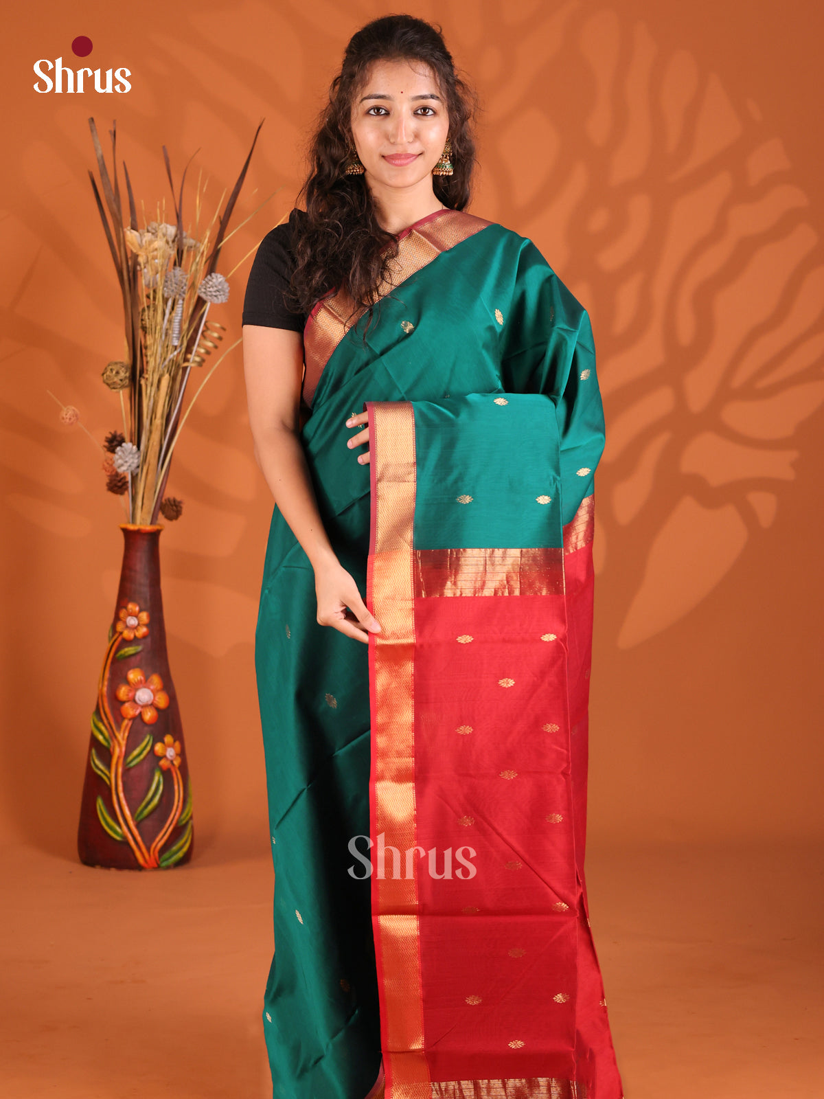 Green & Red - Maheshwari silkcotton Saree