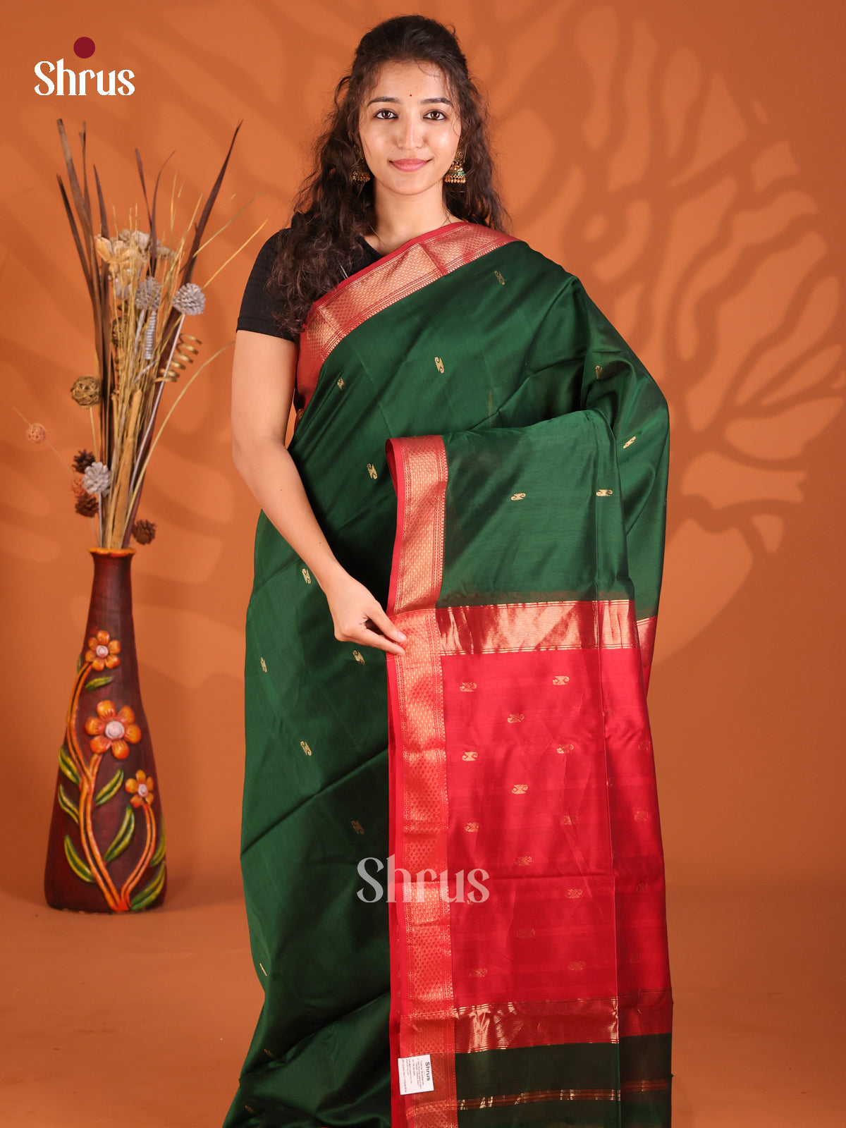 Green & Red - Maheshwari silkcotton Saree