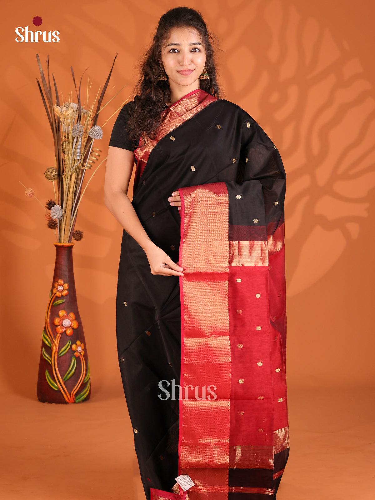 Black & Red - Maheshwari silkcotton Saree