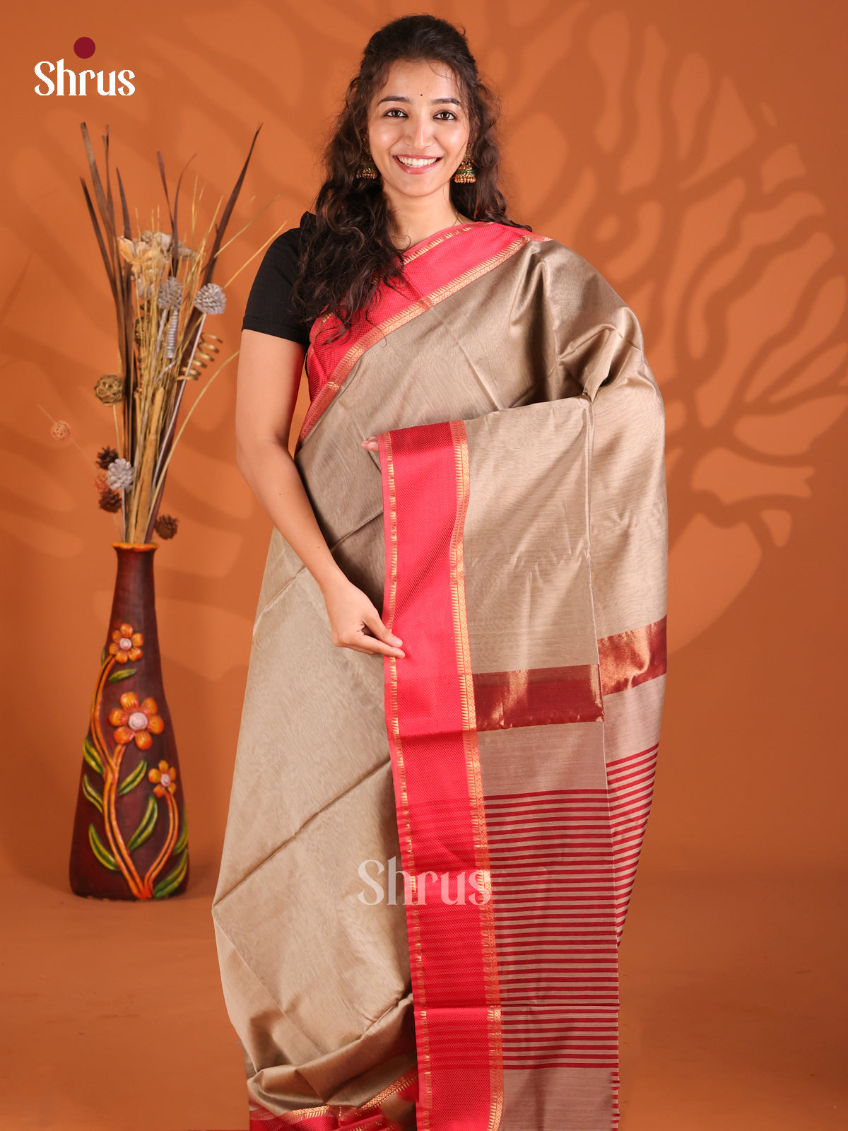 Grey & Red- Maheshwari silkcotton Saree - Shop on Shrus.com