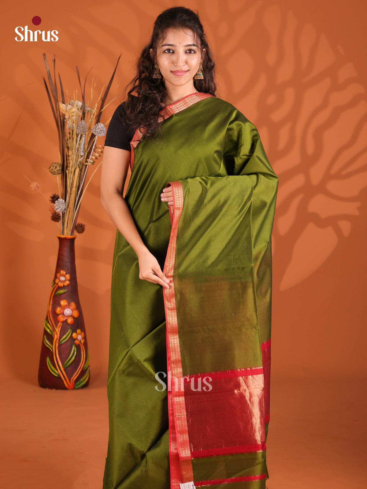 Green & Red- Maheshwari silkcotton Saree
