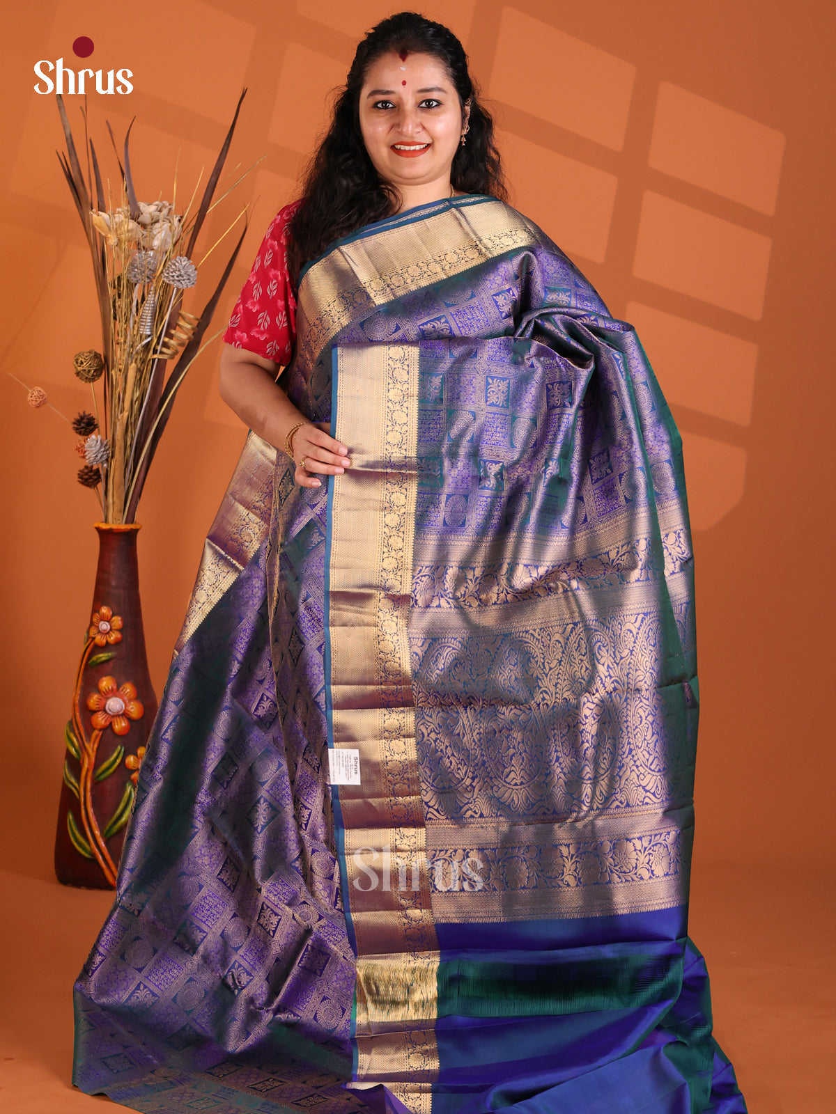 Splendid Blue Single Tone Kanchipuram silk Saree with gold zari brocade-1