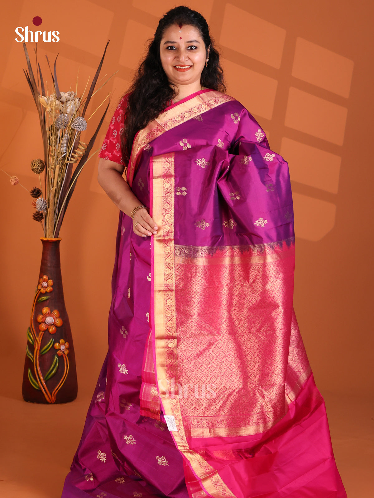 Violet & Purple Kanchipuram silk Saree with gold zari floral buttas