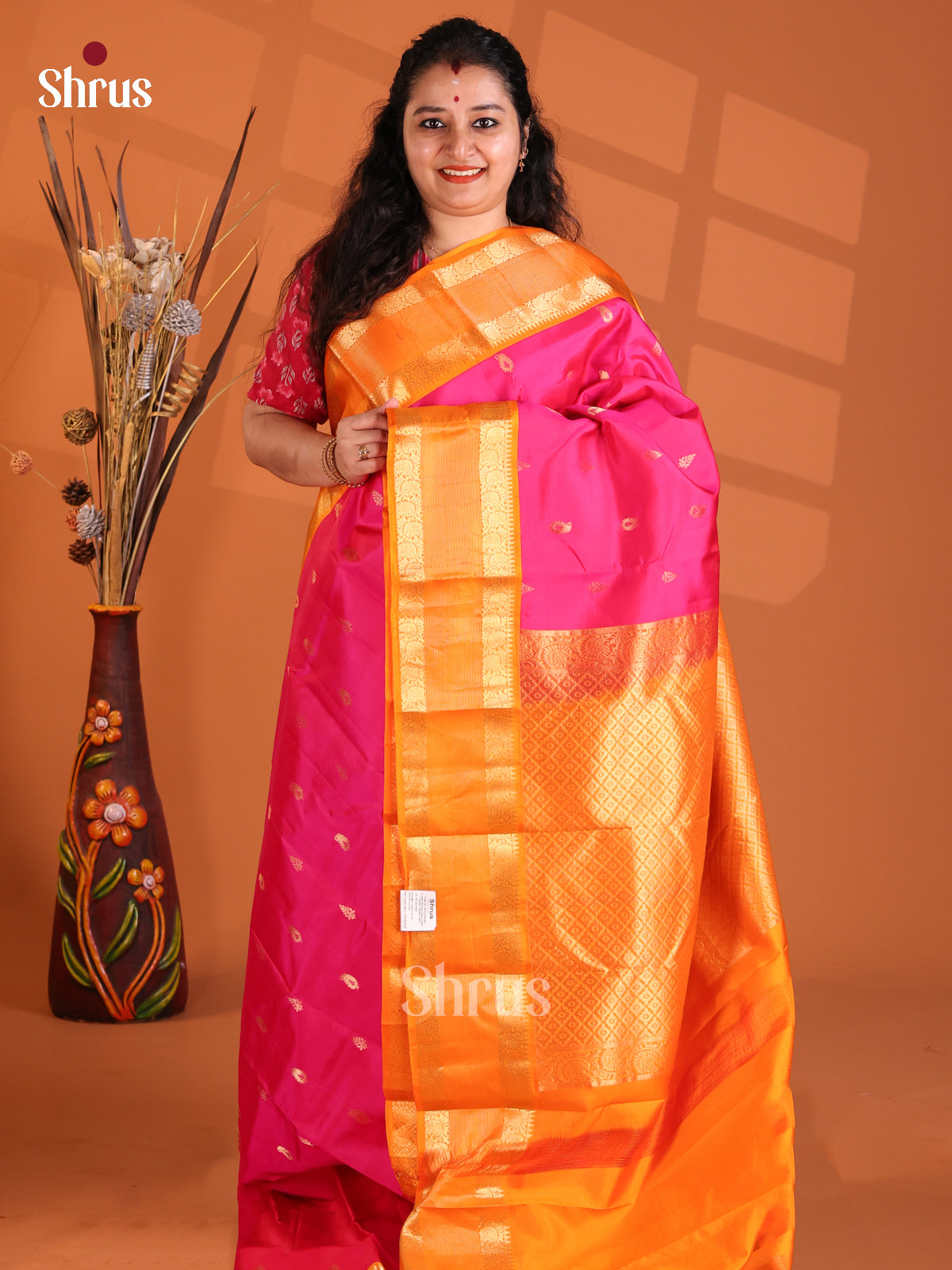 Charming Pink Kanchipuram silk Saree with rettaipet zari border-1