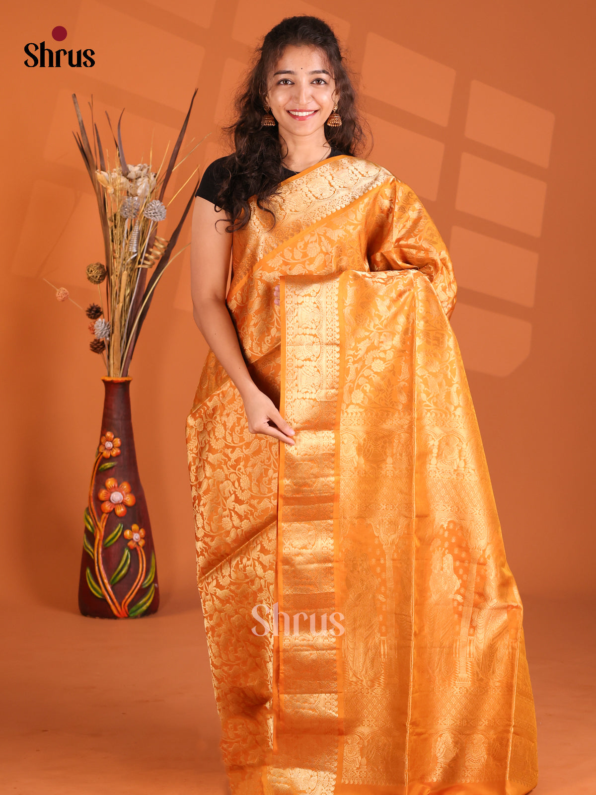 Glorious Mustard monochrome vanasingaram brocade Soft Silk Saree-1