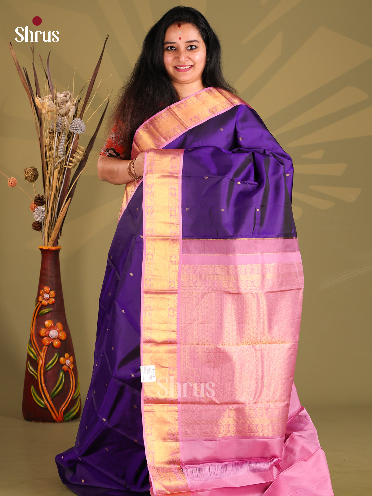 Violet & Lavender Kanchipuram silk Saree with floral buttas brocade pallu