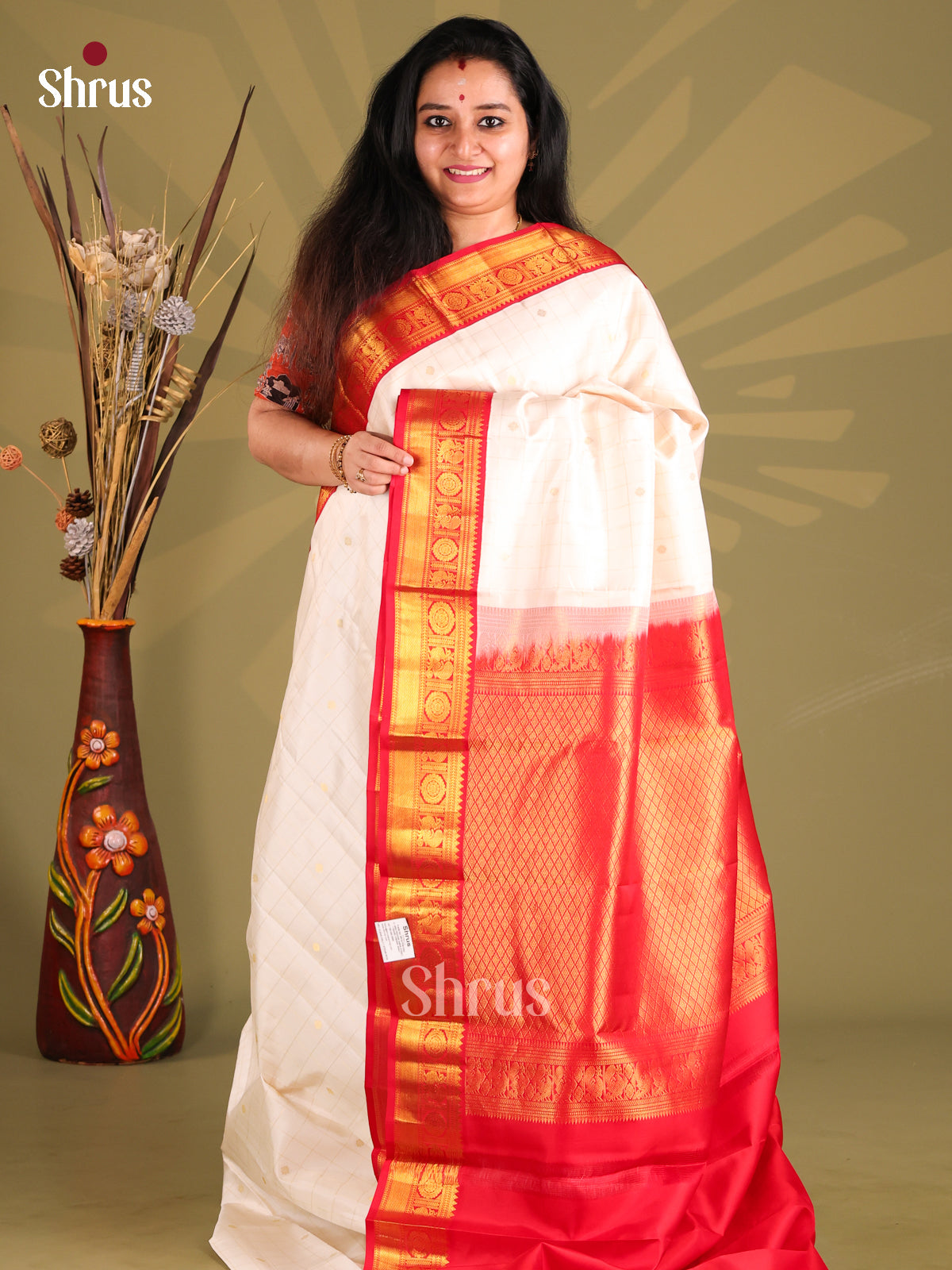 Charming White & Red Kanchipuram silk Saree with zari buttas & Checks