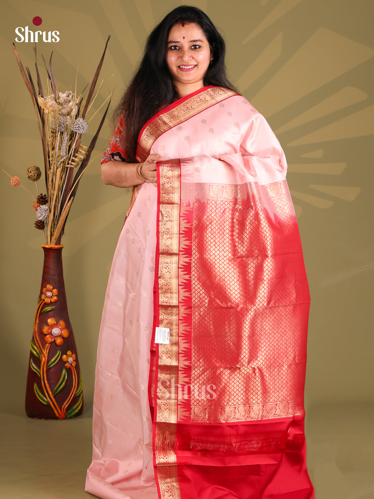 Charming Pink Kanchipuram silk Saree with gold zari floral buttas