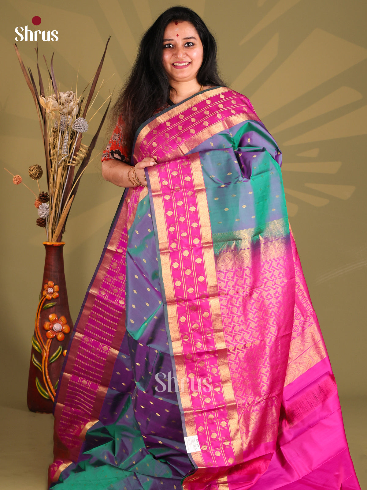 Double Shaded Green & Pink Kanchipuram silk Saree with micro zari buttas-1