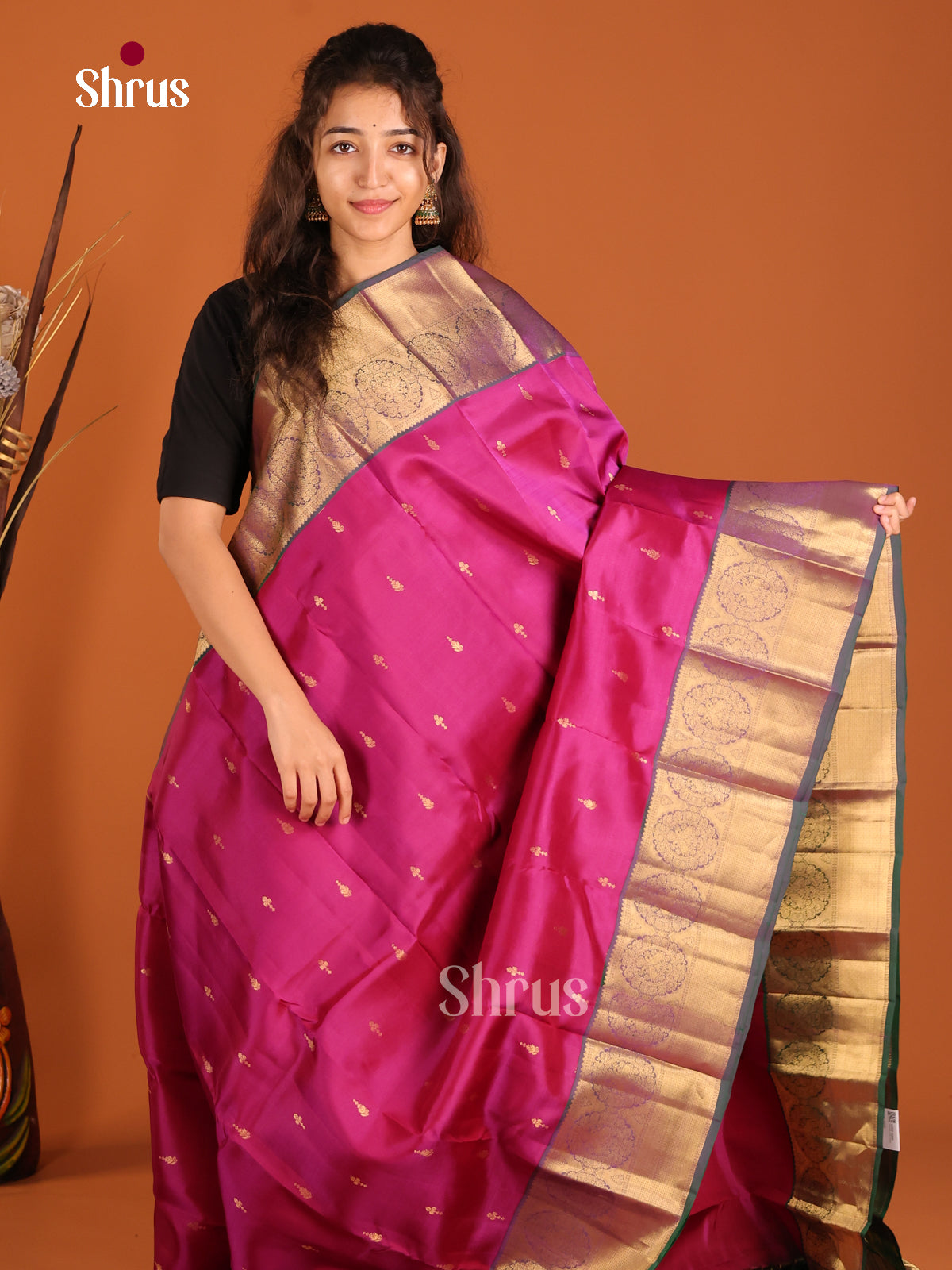 Deep Pink & Green - Kanchipuram-halfpure Saree - Shop on Shrus.com