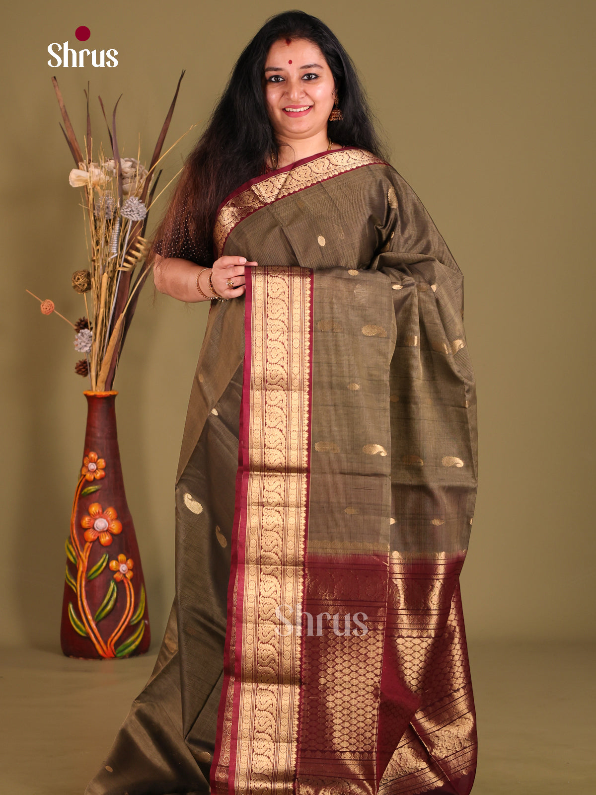 Grey & Maroon Silk Cotton Saree with zari manga buttas - Shop on Shrus.com