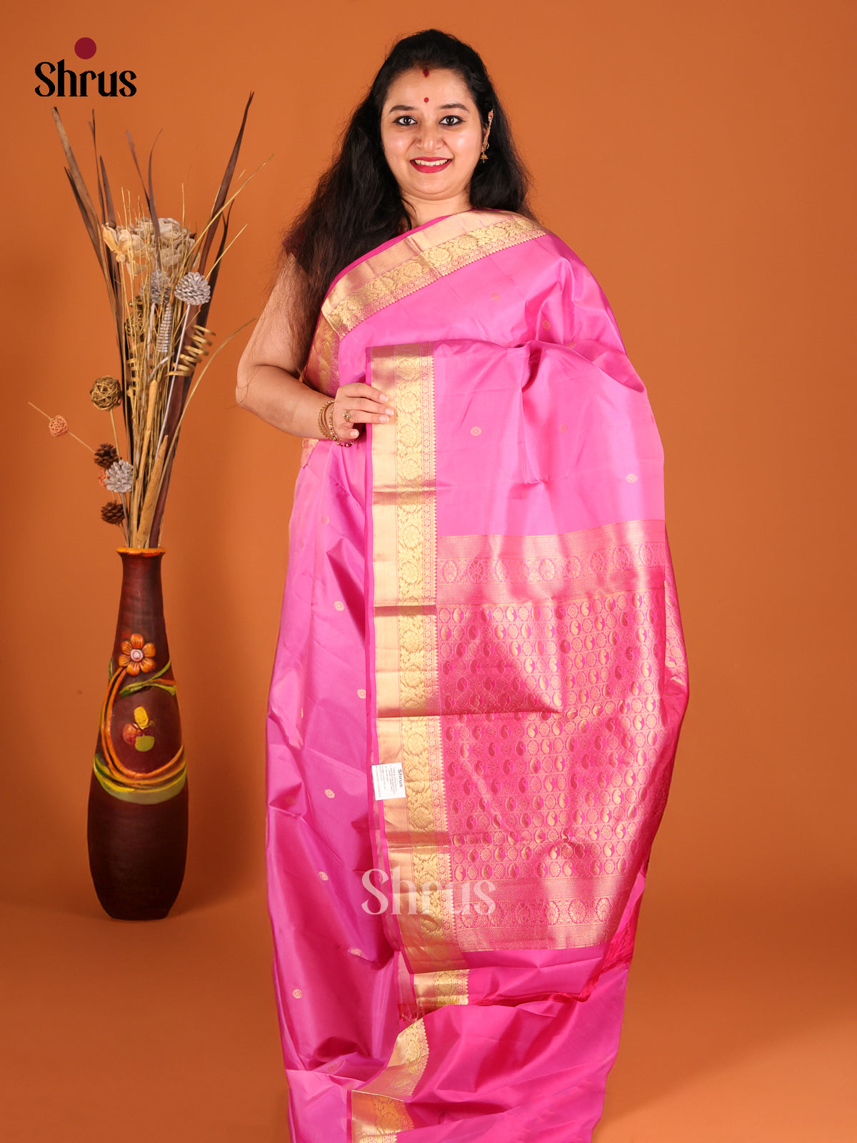 Beautiful Pink Kanchipuram silk Saree with rich zari floral vines border - Shop on Shrus.com