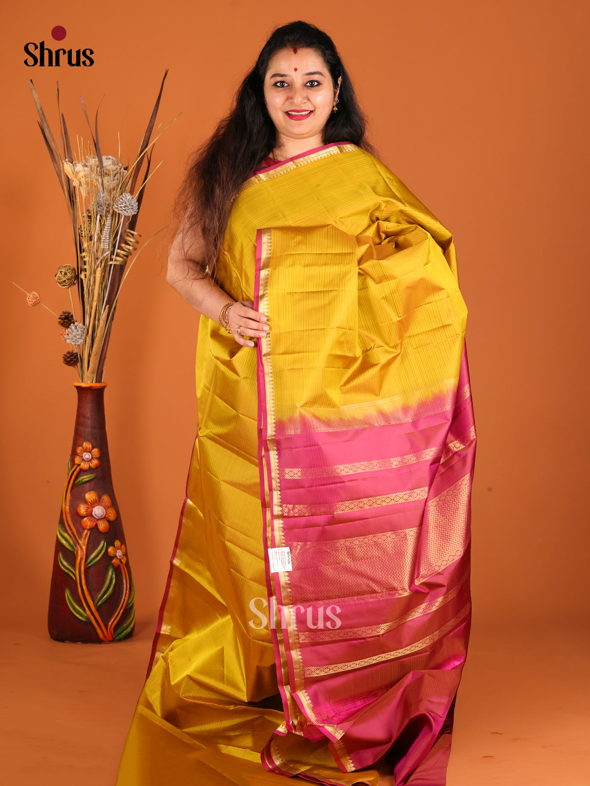 Mustard & Maroon Kanchipuram silk Saree with thin zari border-1
