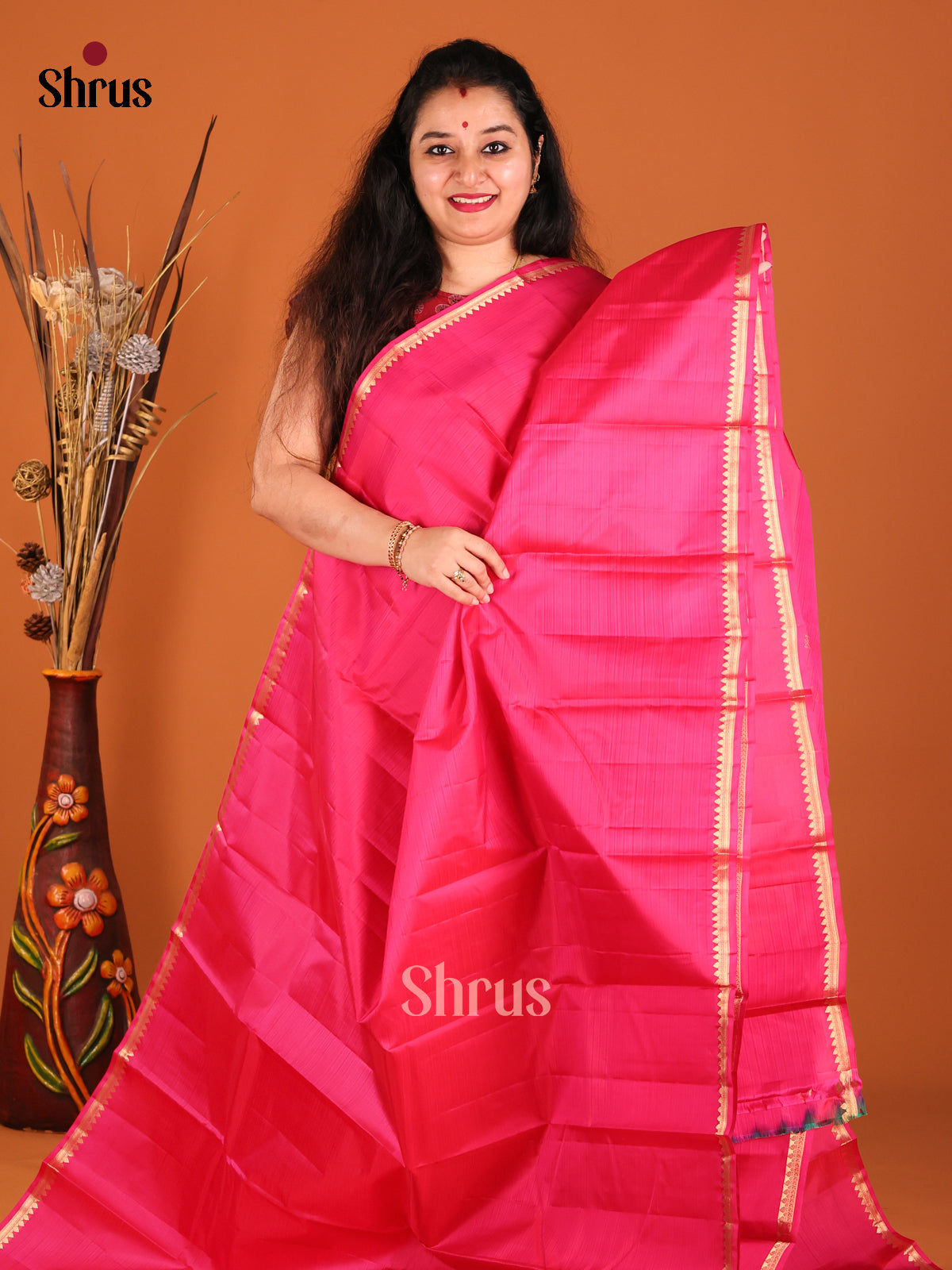 Charming Pink Single Tone Kanchipuram silk Saree with zati striped pallu-2