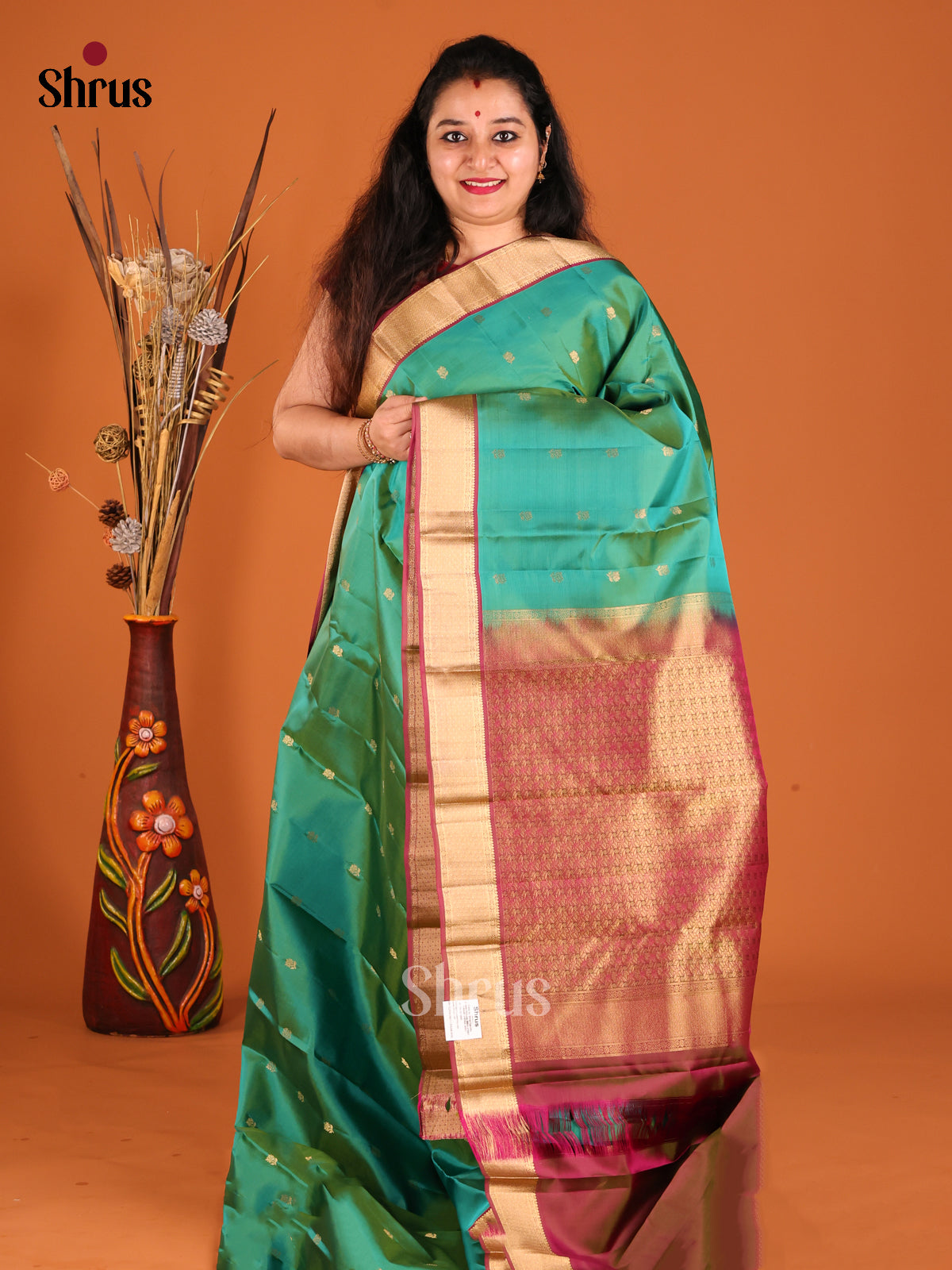 Green & Maroon Kanchipuram silk Saree with contrast Kaddi zari border-1