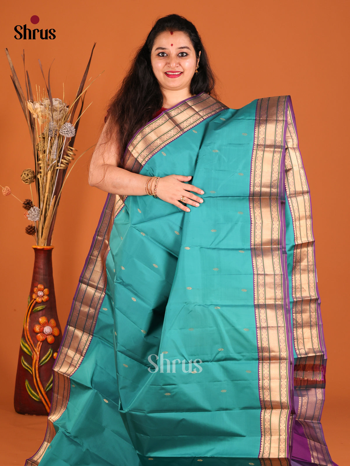 Blue & Violet Kanchipuram silk Saree with contrast zari brocade Pallu-2