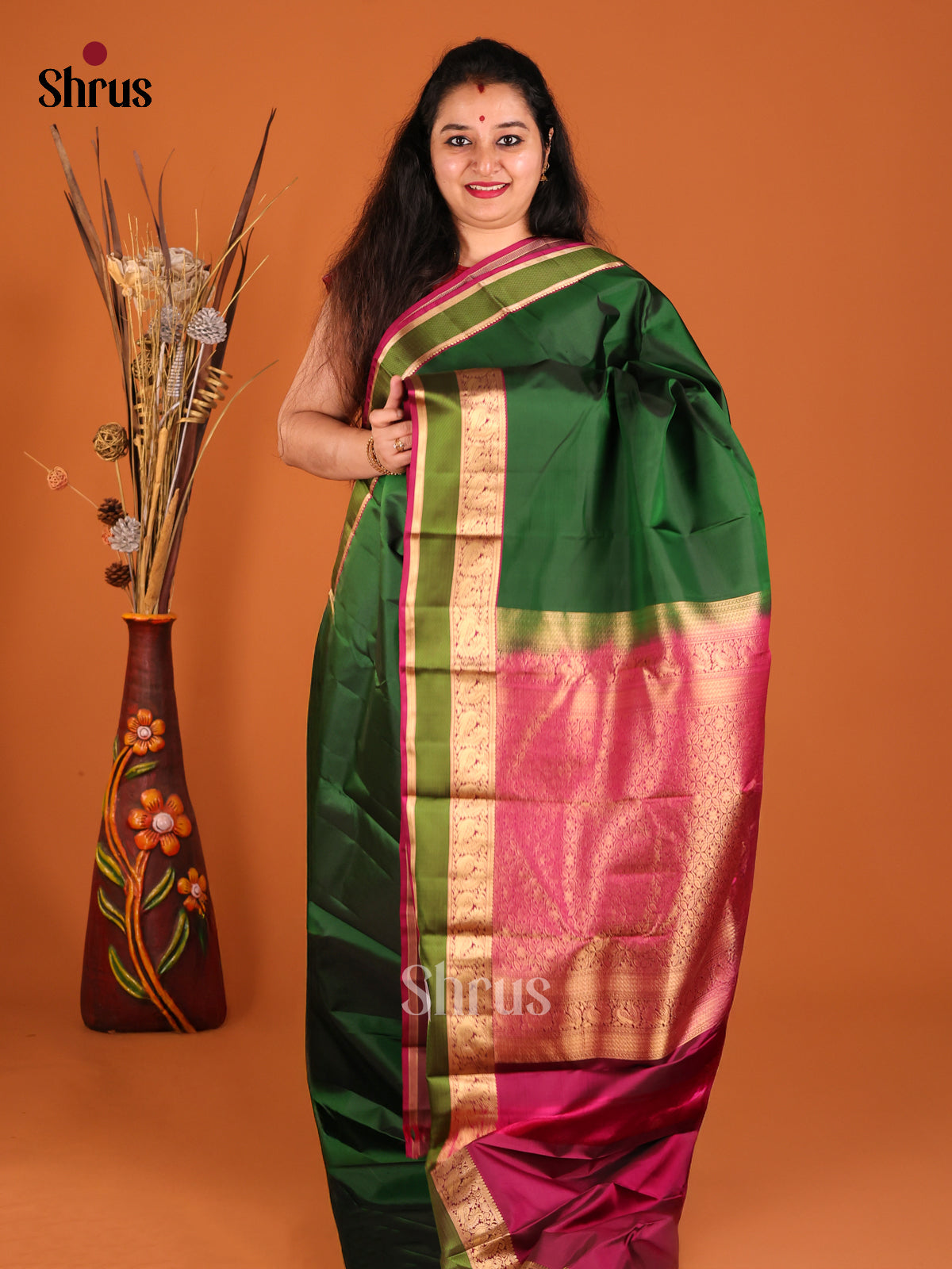 Classy green & Purple Kanchipuram silk Saree with floral nestling brocade pallu-1