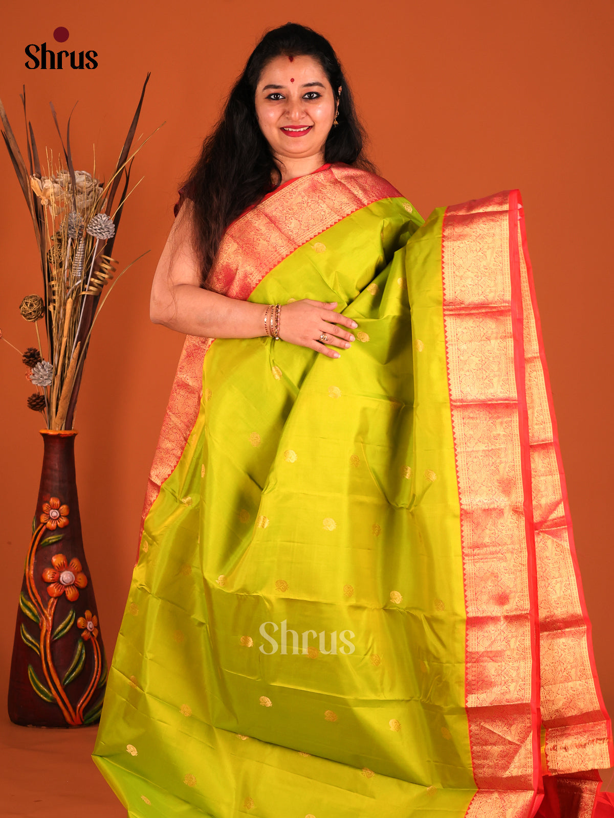 Stunning Light Green Kanchipuram silk Saree gleams with gold zari floral buttas-2