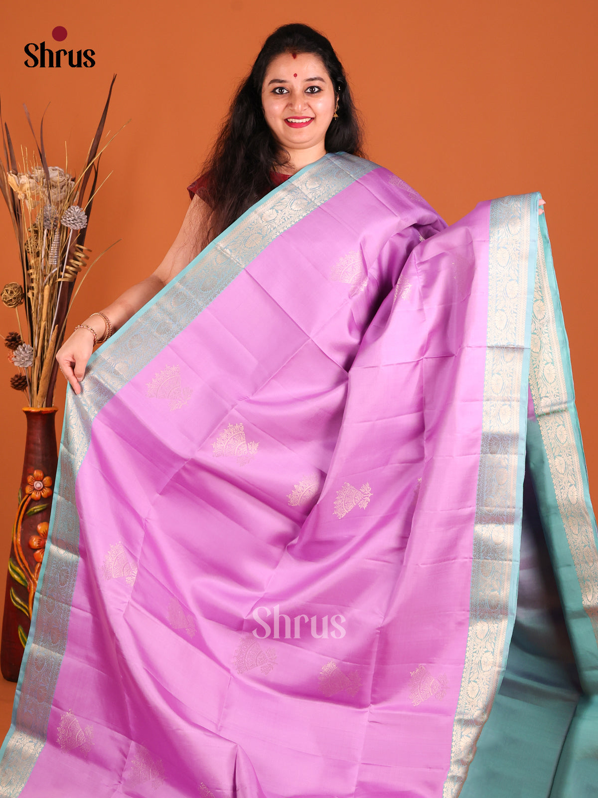 Purple & Blue Soft Silk Saree gleams with gold Zari motifs-2
