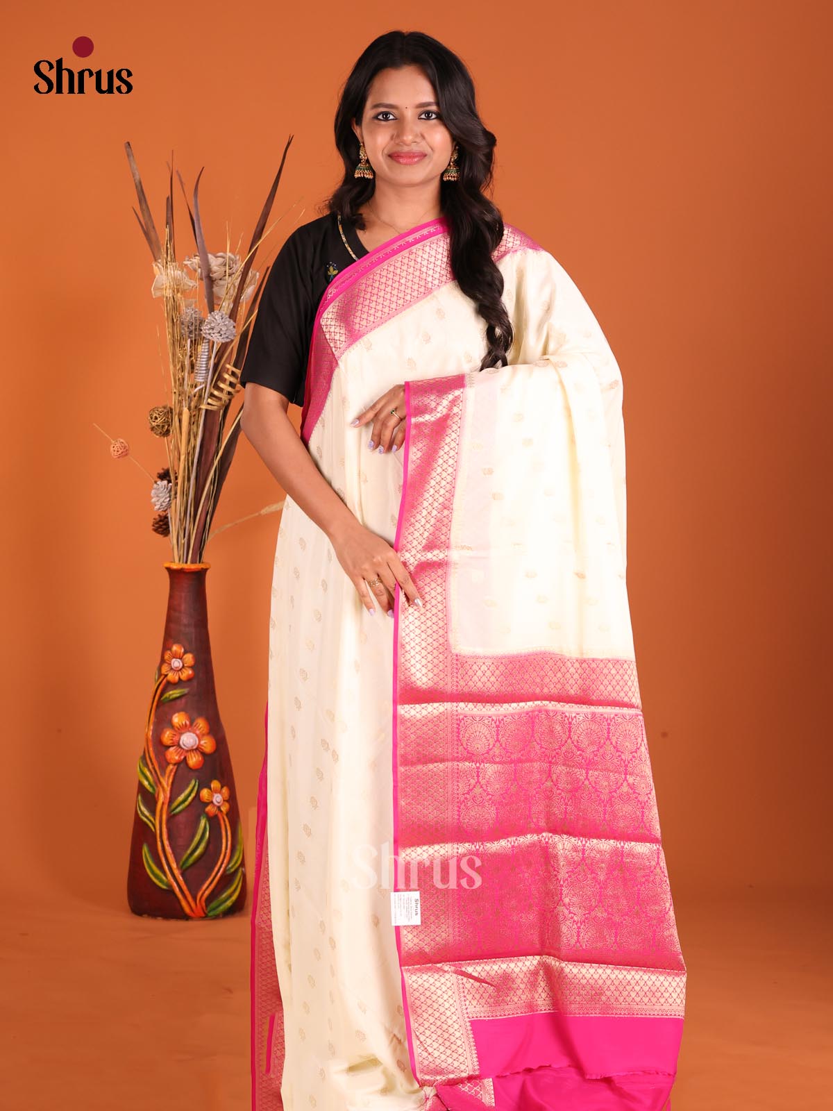 Cream & Pink - Mysoresilk-halfpure Saree