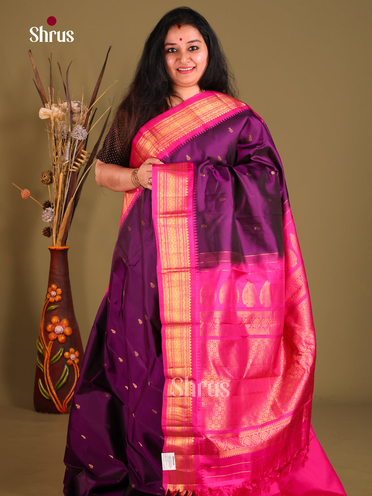 Vibrant Violet & Pink Gadwal silk Saree with zari Buttas & Brocade Pallu-1