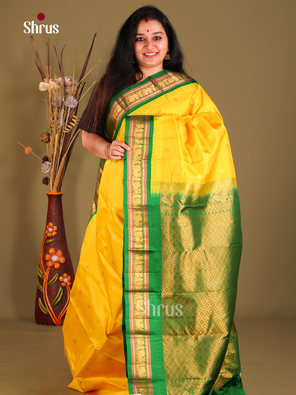 Classic Yellow & Green Gadwal silk Saree with Zari buttas & Brocade Pallu