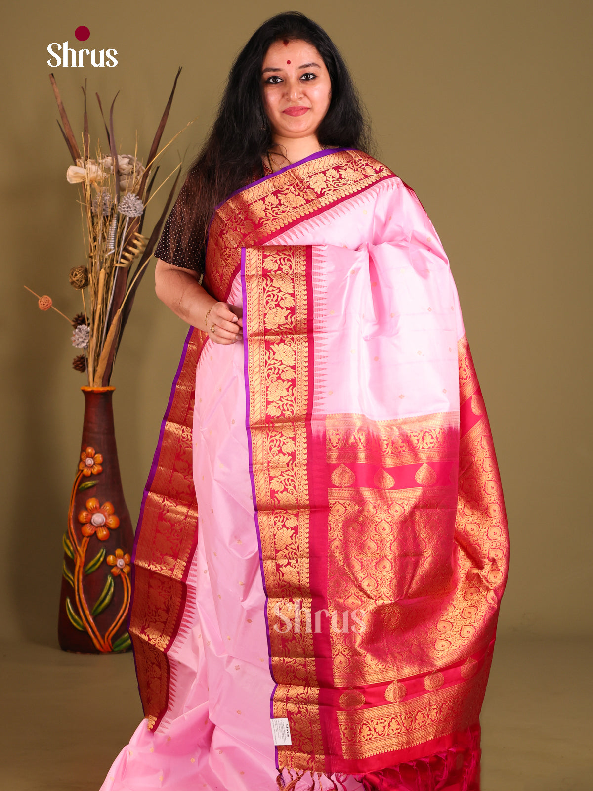 Beautiful Baby Pink Gadwal silk Saree with contrast Red zari border